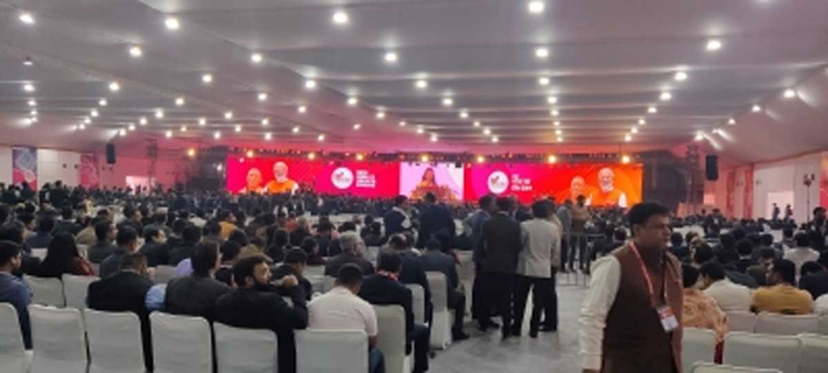 यूपी : उड्डयन क्षेत्र में 620 करोड़ का निवेश करेंगी 3 कंपनियां